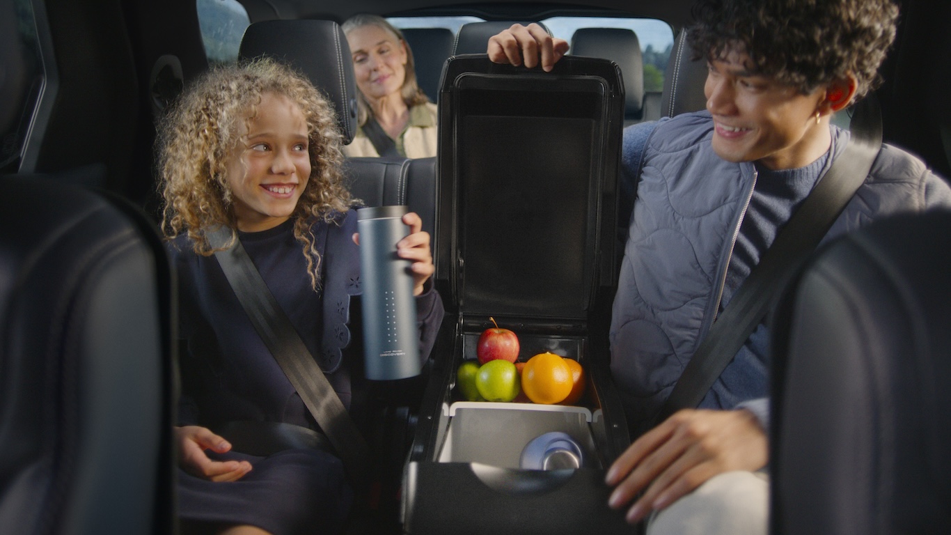 Centre Armrest Cooler/Warmer Box image