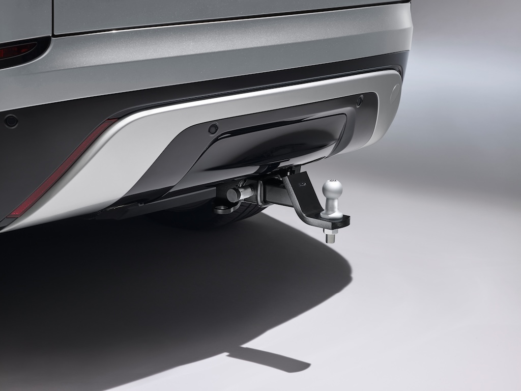 Towing System - Australian Tow Bar Receiver, Black rear valance (24MY Onwards) image