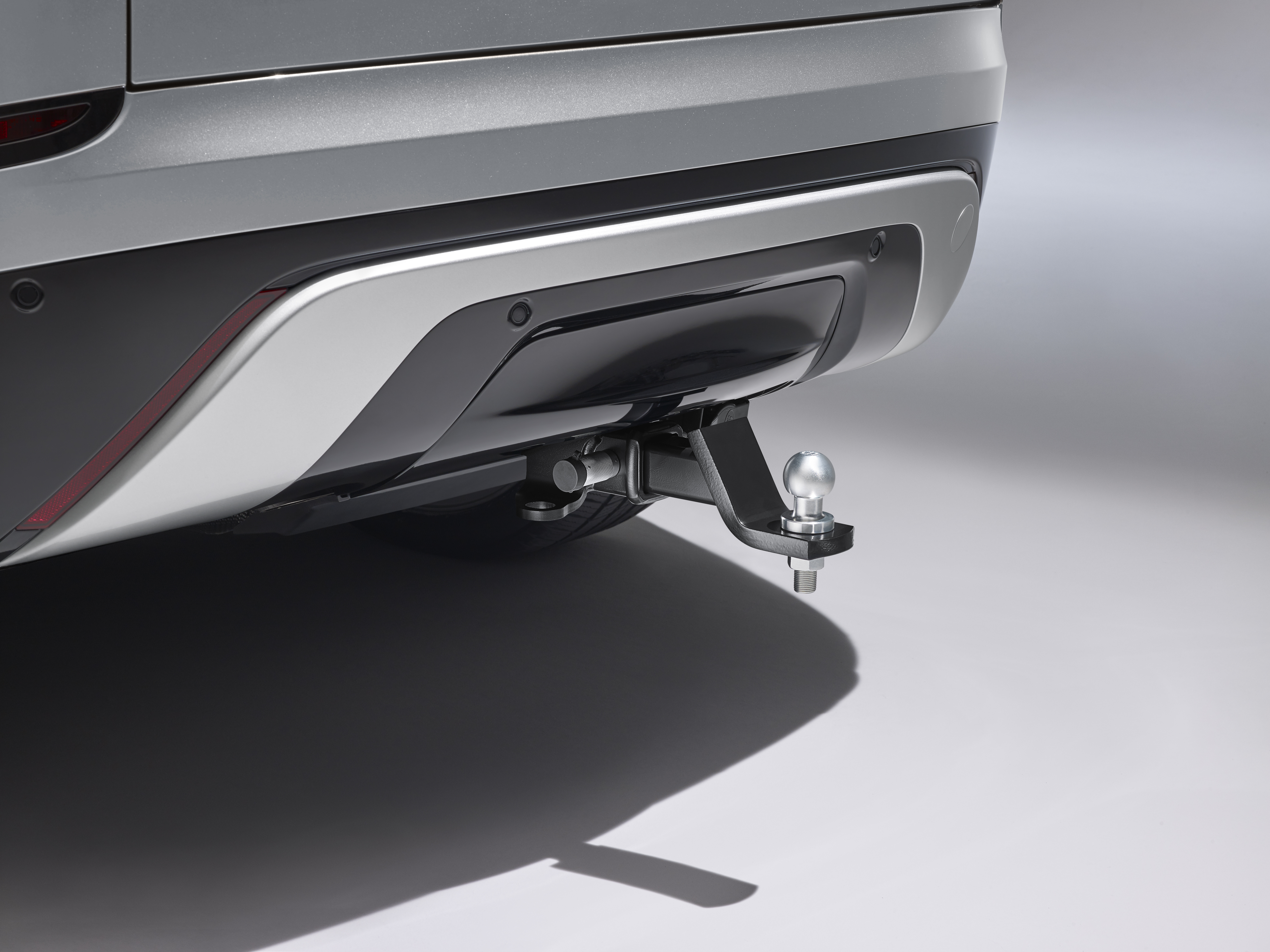 Towing System - NAS Tow Bar Receiver, Black rear valance (24MY Onwards) image